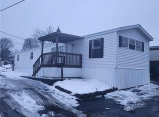 9 Mobile Dr, Newark, NY 14513