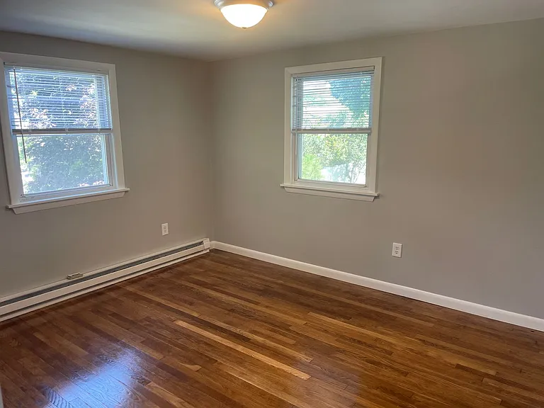 31 Studley Ave — Photo 11