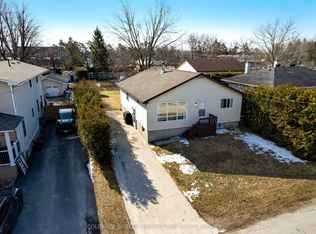 50 Robinson St, Perth, ON K7H2E8