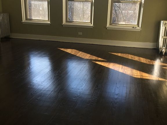 3rd image of 6445 N Sacramento Ave #3