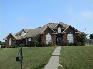 69 Newbury Ln, Deatsville, AL 36022