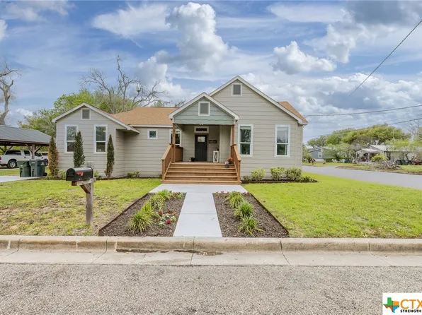 1320 N Avenue I, Shiner, TX 77984