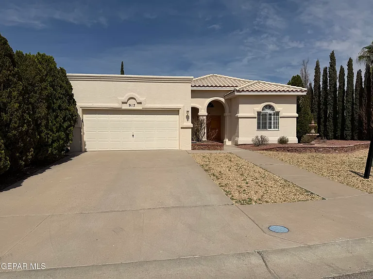 917 Tecate Pl — Photo 3