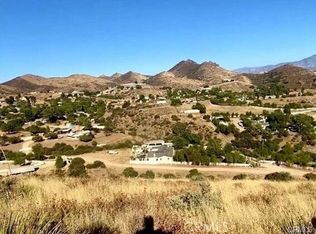 32600 Willow Ln, Agua Dulce, CA 91390