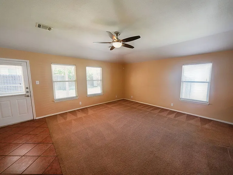 320 Longhorn Way — Photo 8