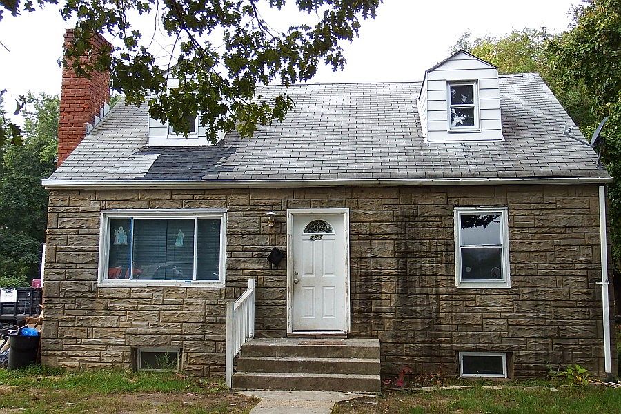 1st image of 283 Oak St