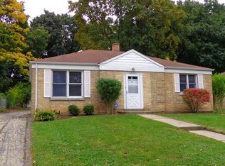 635 Meadow Ln, Libertyville, IL