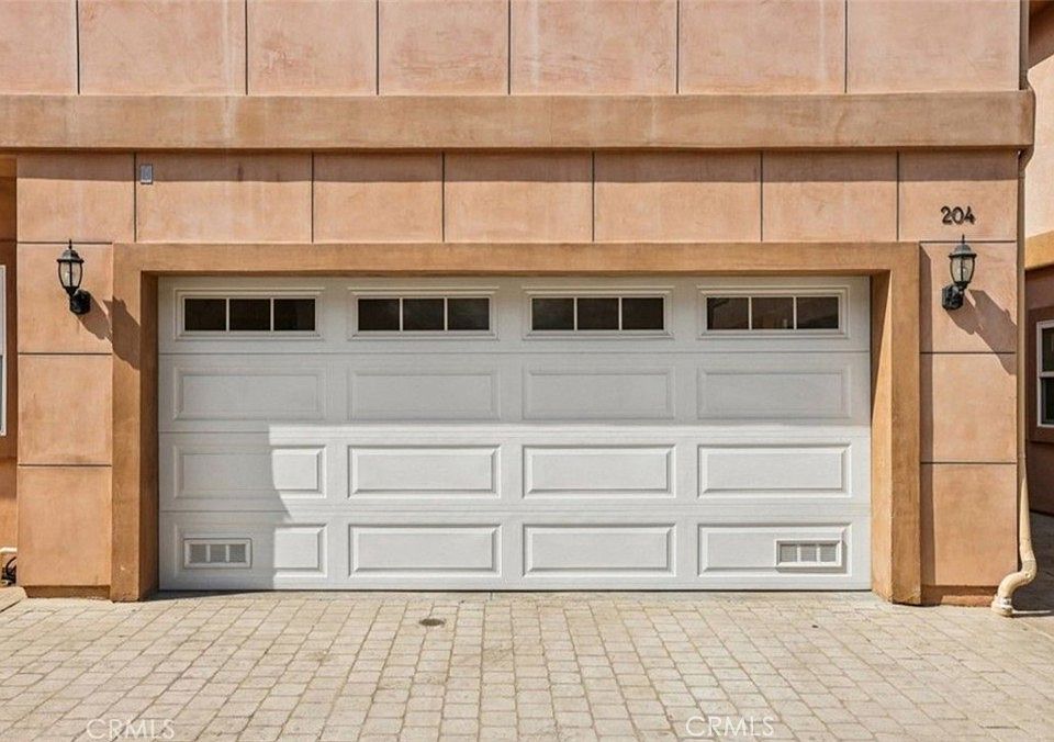 1st image of 204 E 121st St