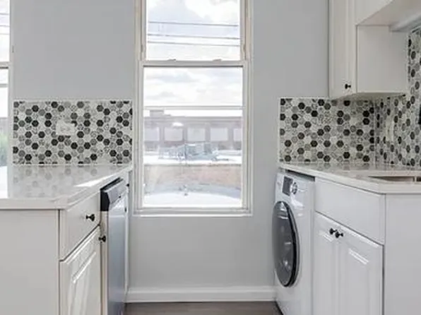 815 N Fairfield Ave APT 1R, Chicago, IL 60622