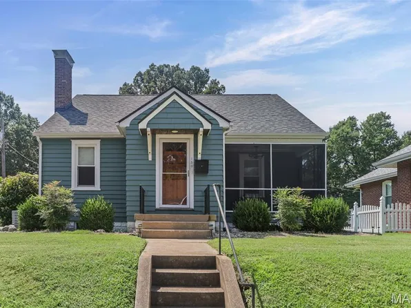 150 N 31st St, Belleville, IL 62226