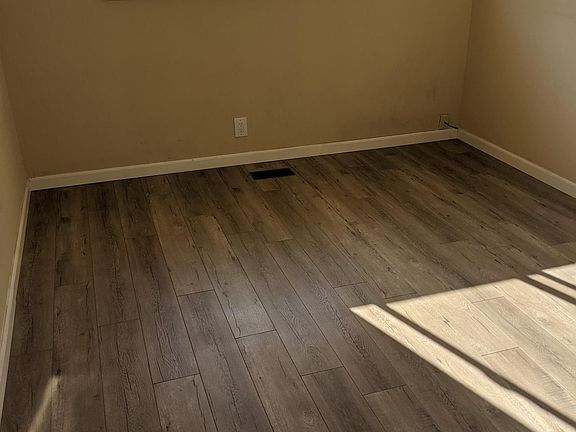 5th image of 491 Westlake Dr