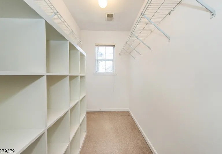 102 Lakeview Ct — Photo 17