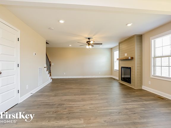 3rd image of 715 Banister Dr