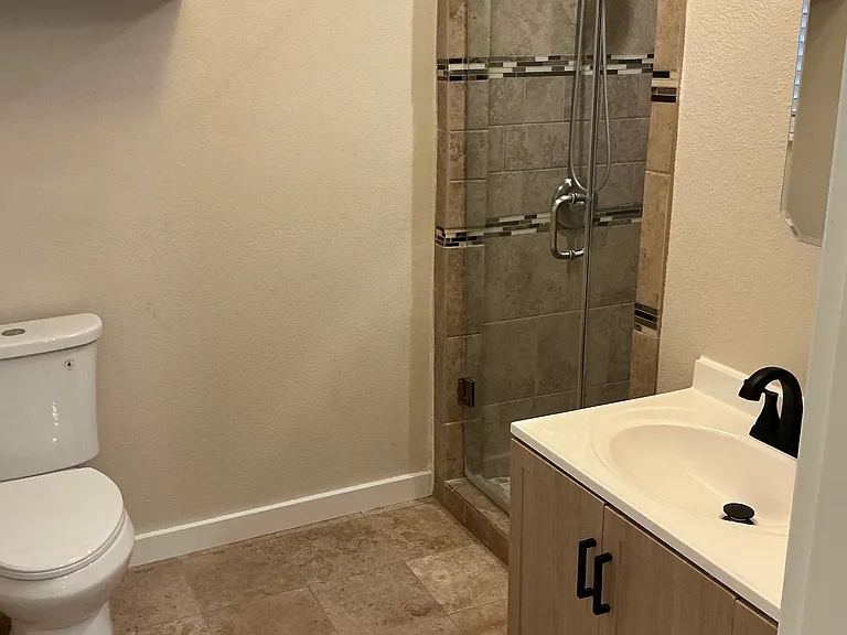 5909 Whitman Ave — Photo 21