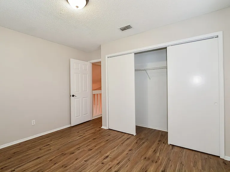 11184 Cypress Leaf Dr — Photo 17