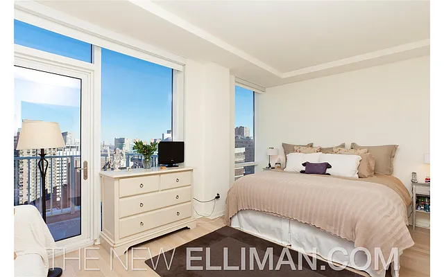 Sold by Douglas Elliman | media 14