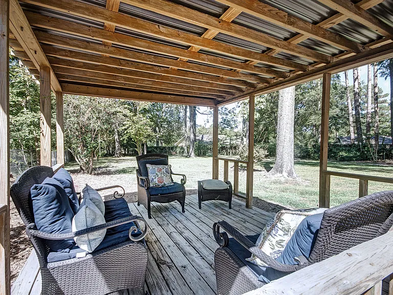 104 Bay Harbour Pl — Photo 3