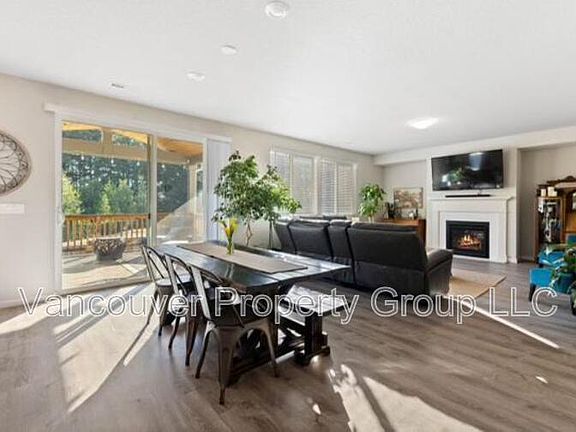 4th image of 17903 NE 78th Way