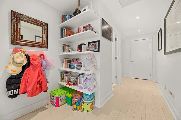 Sold by Nest Seekers International | media 14