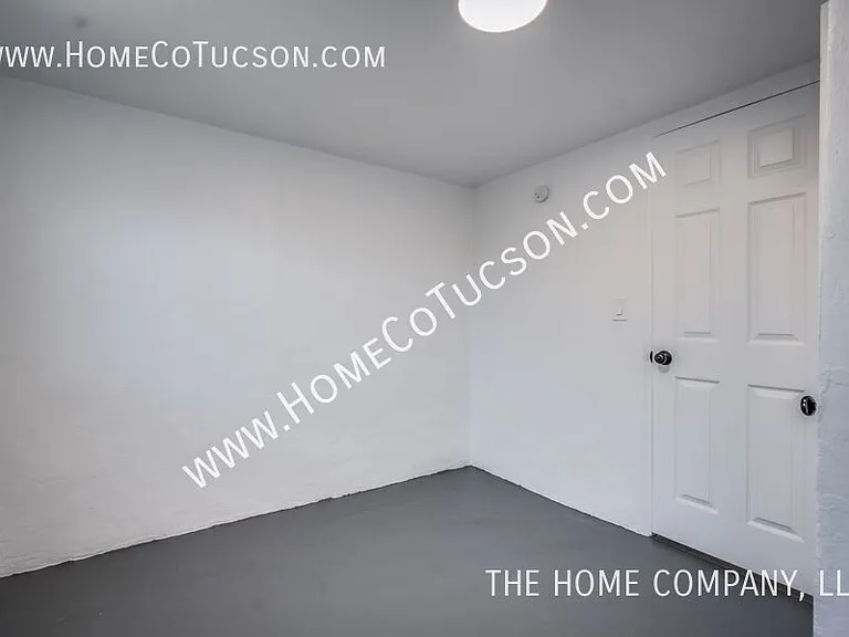 940 E Florita St — Photo 40