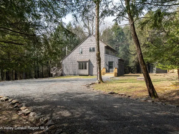 374 Deer Run Road, Ashland, NY 12407