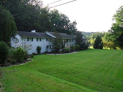 5th image of 161 Oaklawn Dr