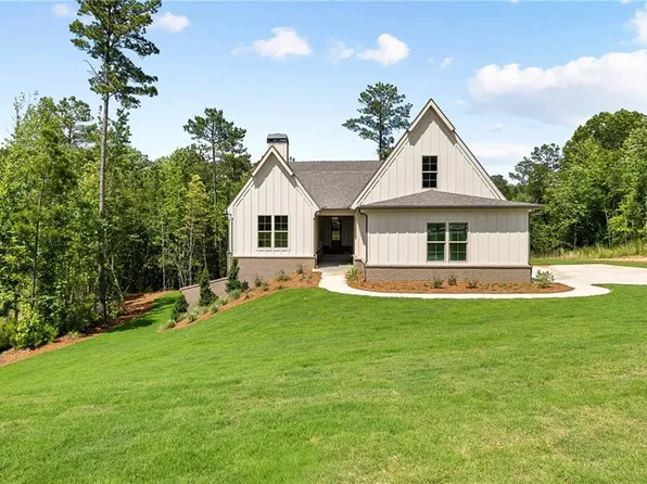 105 Forest Berry Ct, Newnan, GA 30265