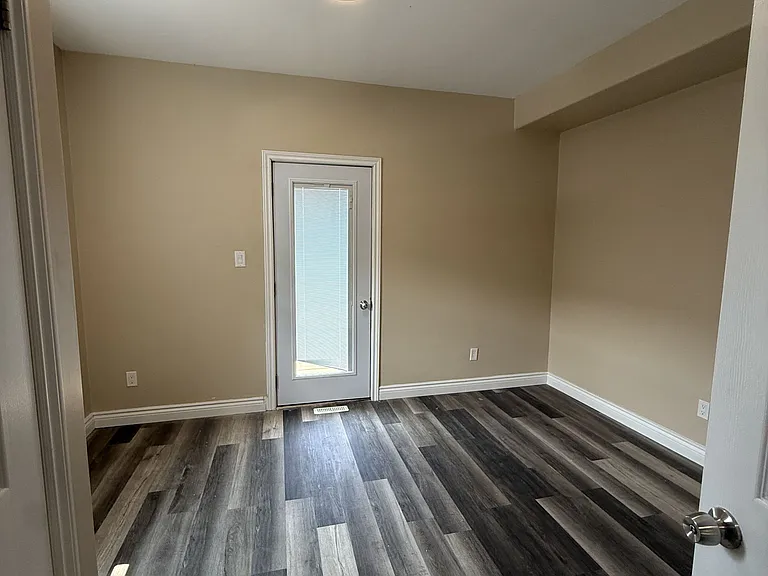 33 Concord Ave — Photo 8