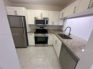 10353 NW 8th St #206, Hollywood, FL 33026