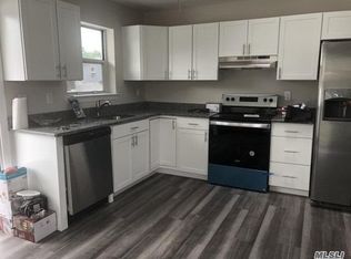 108 Chanel Dr E, Shirley, NY 11967