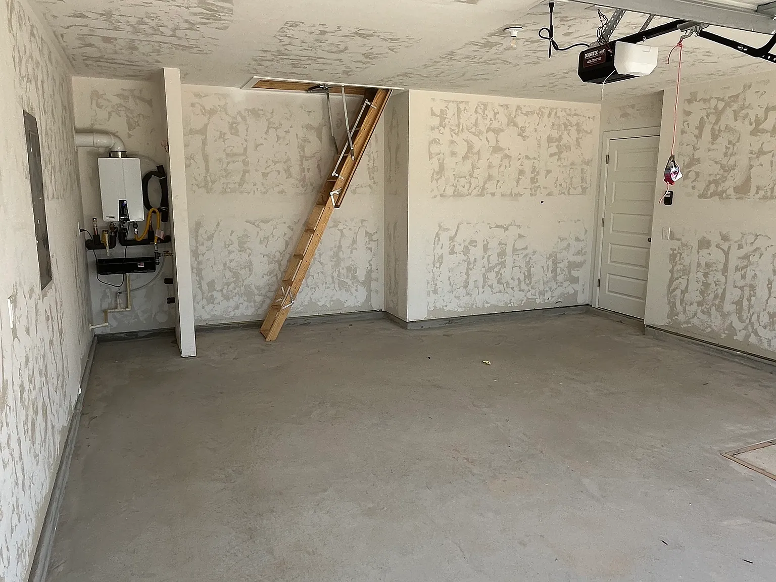 3 bed, 1293 sqft, $1,800 — Photo 2
