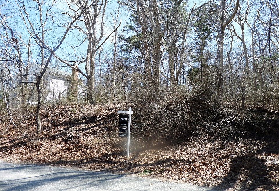 2nd image of 24 Oakhurst Rd