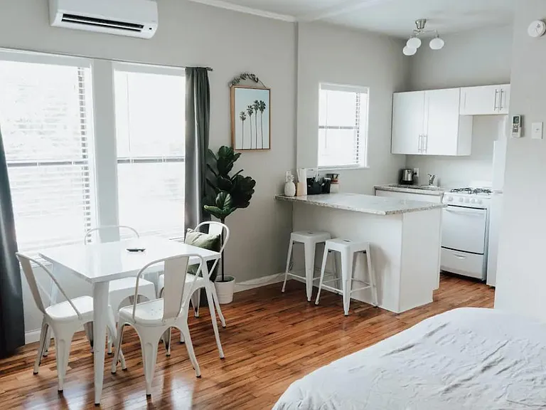 The Monte Apartments — Photo 2