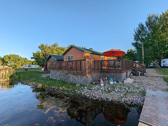 3rd image of 130 River Dr