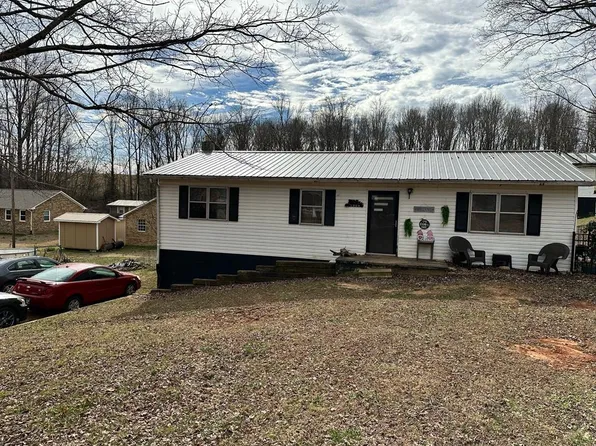 1008 Asberry Dr, Byrdstown, TN 38549