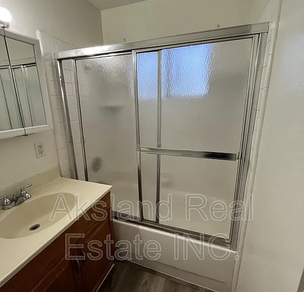 4555 Davis St #2 — Photo 6