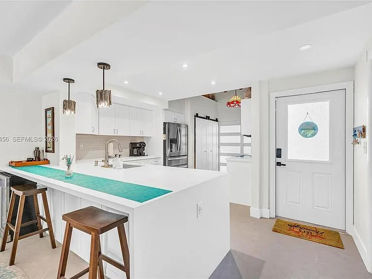 7018 SW 53rd Ln — Photo 6