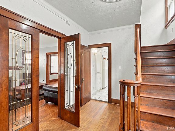 5th image of 16554 Fairfield St