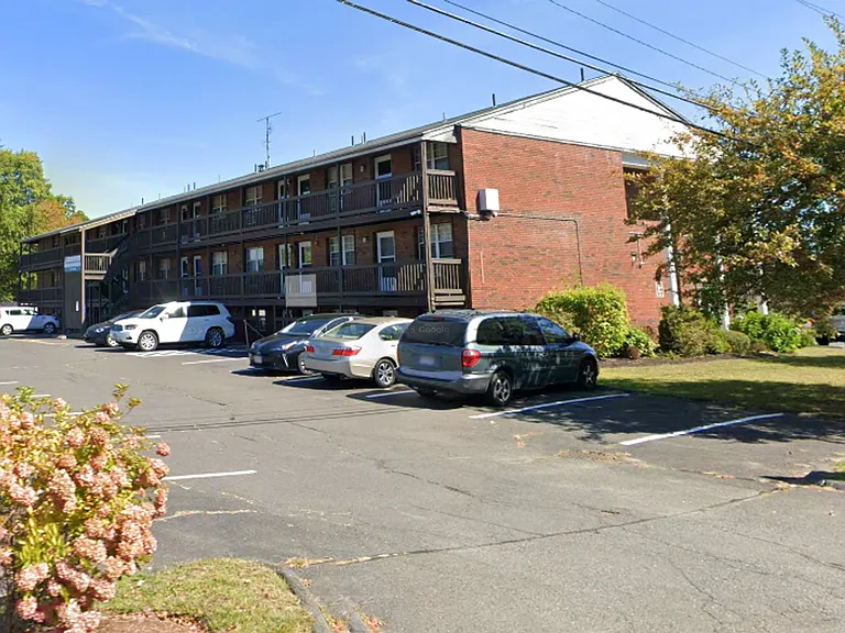 Myron Court Apartments — Photo 4