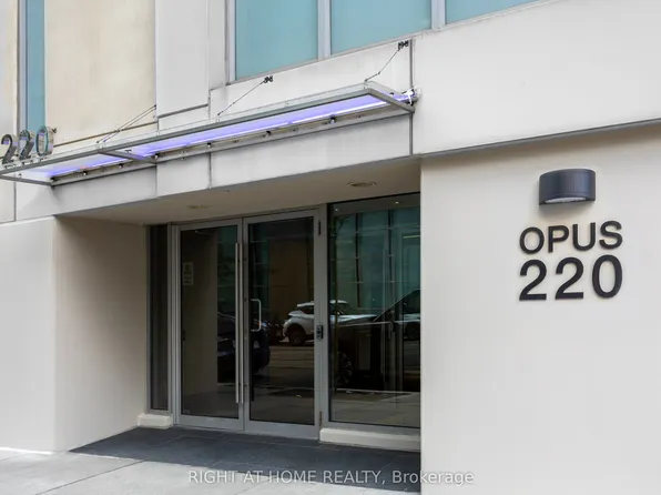 220 Victoria St, Toronto, ON