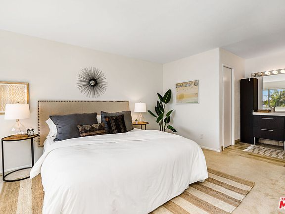 5th image of 6000 Canterbury Dr Unit M226