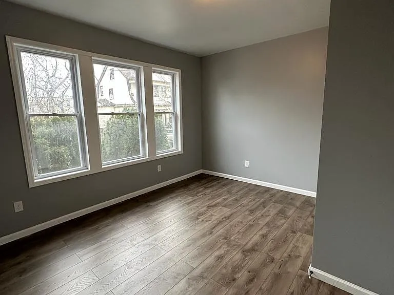 43 Schley St #1R — Photo 24