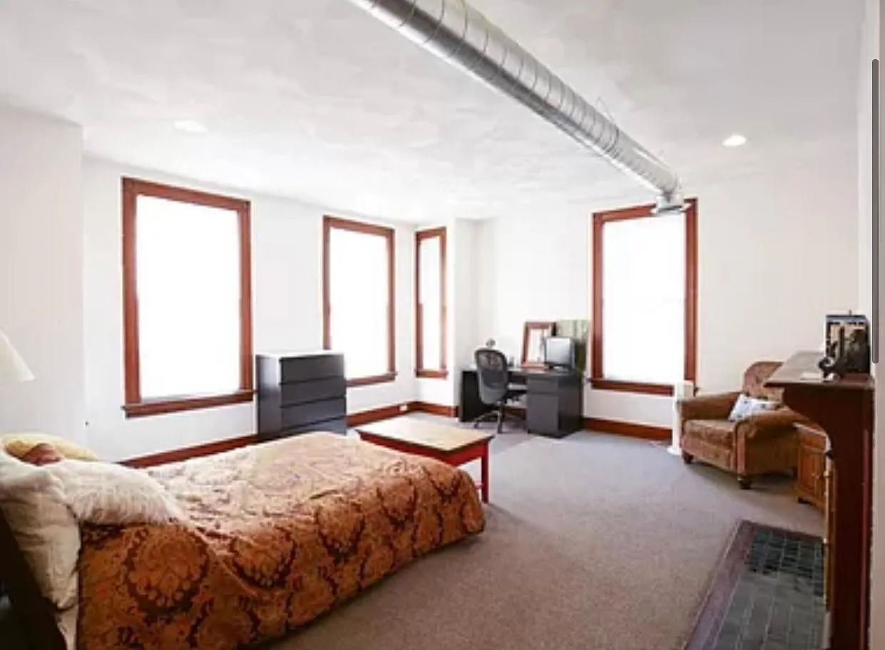 12 bed, 5350 sqft, $10,200 — Photo 4
