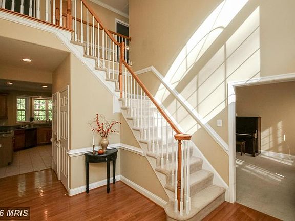4th image of 105 Arden Ln