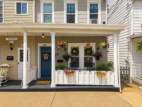 2nd image of 374 Firth St