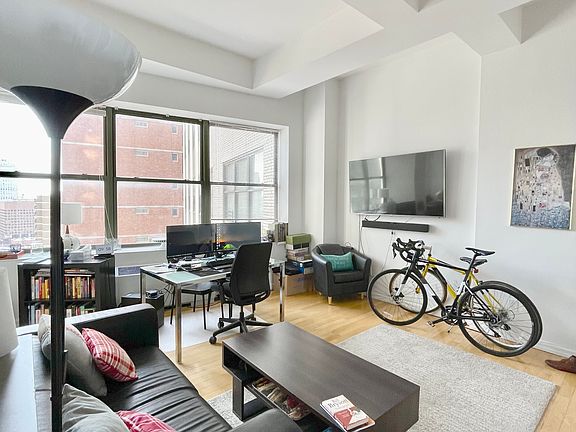 3rd image of 99 John St APT 2101
