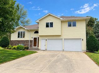 1540 Falcon Dr, Fairmont, MN 56031