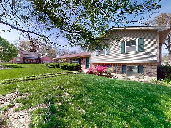 2nd image of 501 Woodland Dr