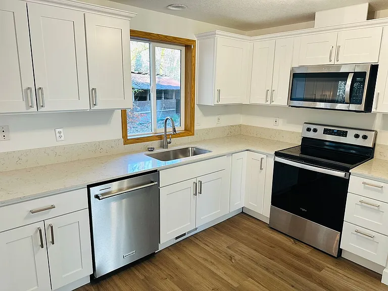 18820 NE Sunrise Ln — Photo 11