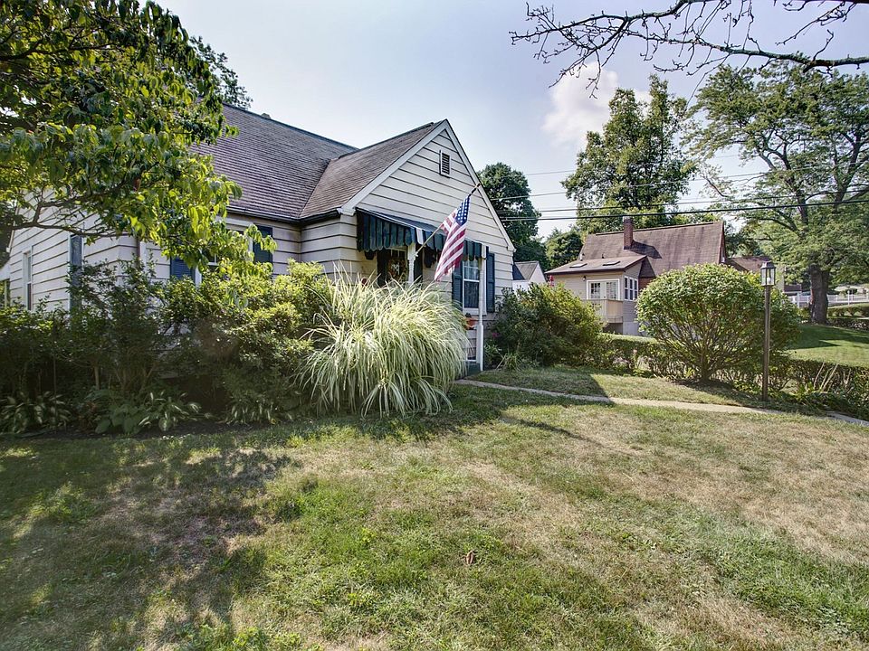 For Sale: 243 Delaware Dr, Glenshaw, PA 15116